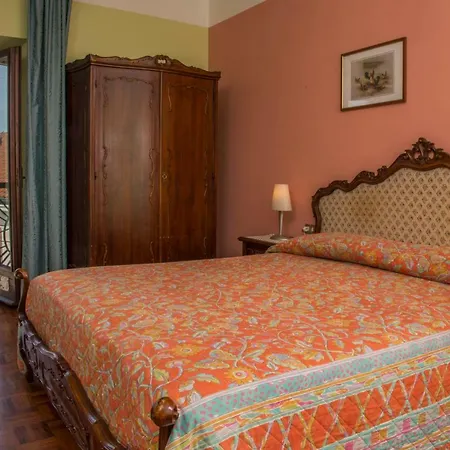 Florida Hotel Arona