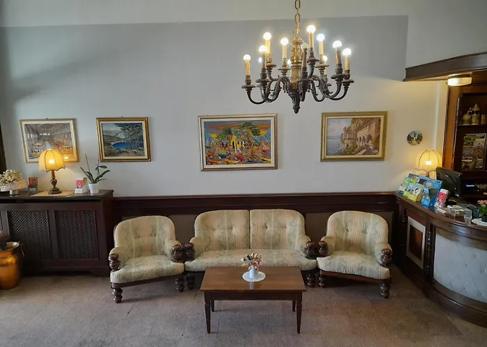 호텔 Florida 아로나